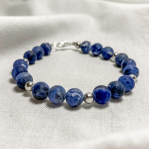 Bracciale in acciaio e pietra naturale di Sodalite Blu