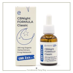 Un flacone di Enecta CBNight Classic: Olio con CBD e CBN per migliorare la qualità del sonno e ridurre i risvegli notturni. Qualità certificata.